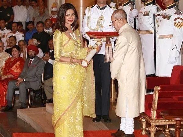好萊塢最紅的印度女星結婚了：13歲被霸凌，18歲成世界小姐！