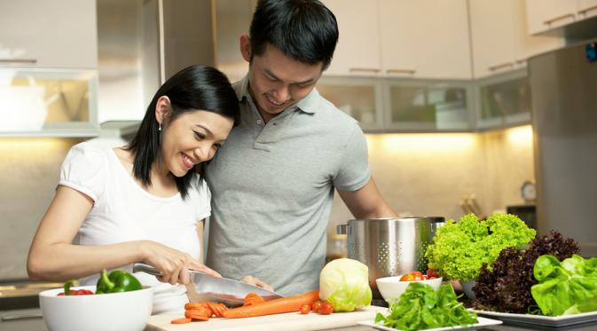 「suami istri masak bersama」的圖片搜尋結果